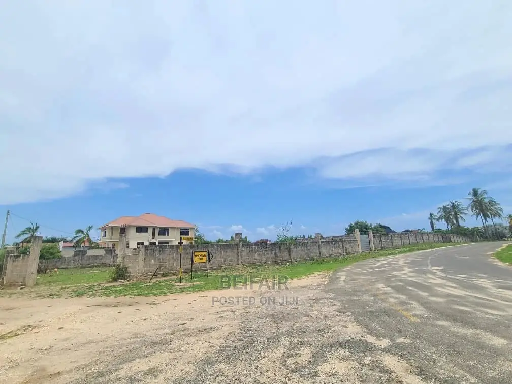 Kiwanja Kizuri Kinauzwa Ununio Beach in Kinondoni