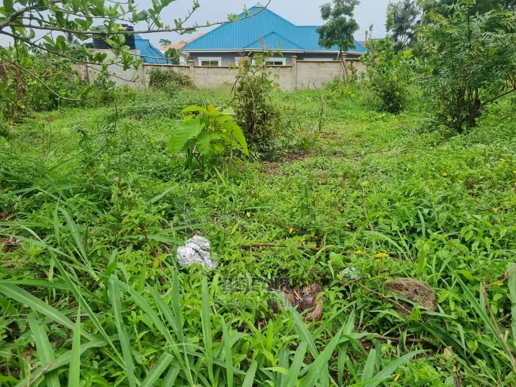 Kiwanja Kizuri Kinauzwa Goba Kulangwa in Goba