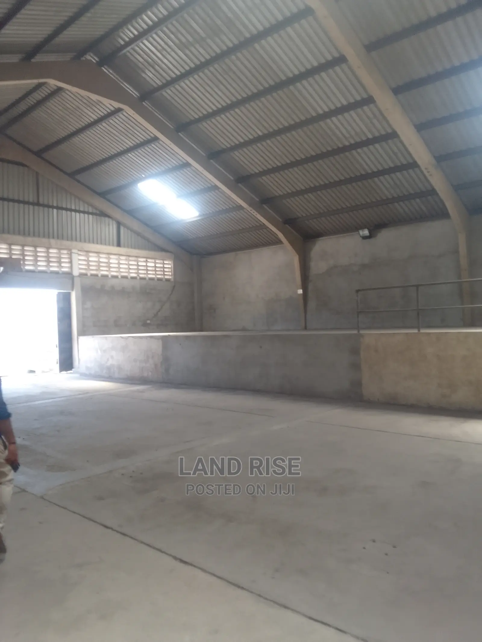 Kurasini Port Warehouse 400 Sqm in Kurasini