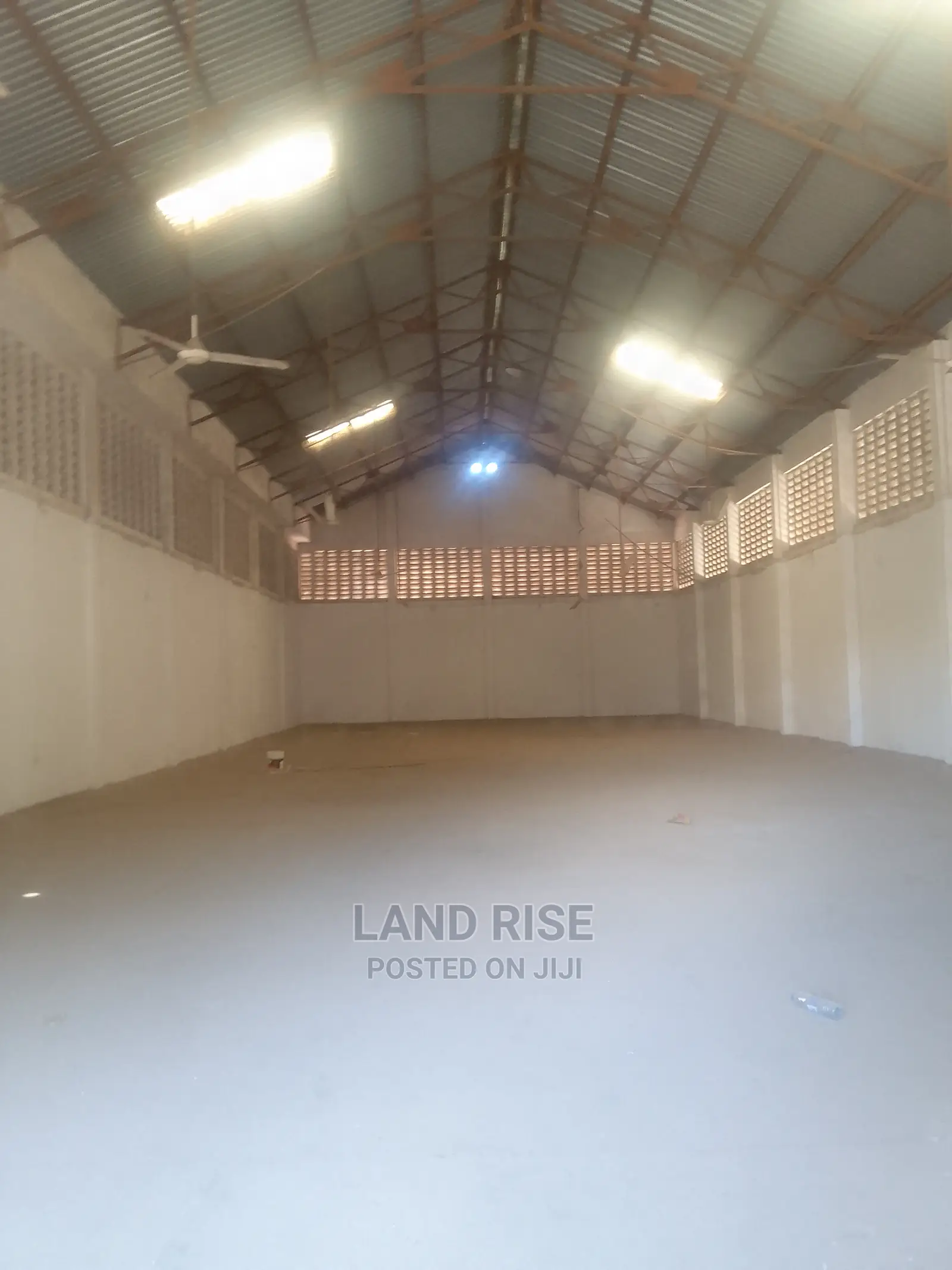 500 Sqm Warehouse in Nyerere Rd in Kipawa