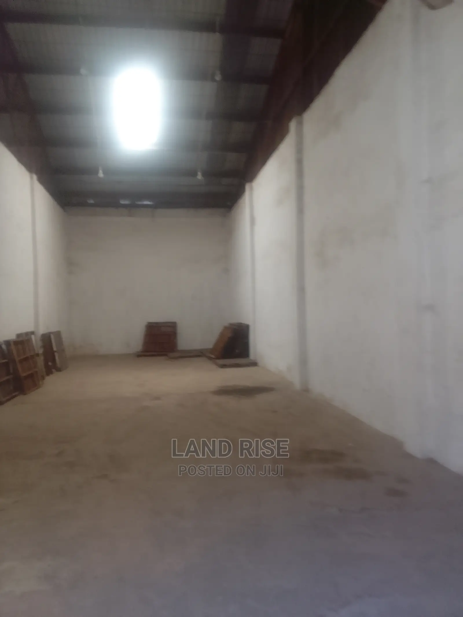 100 Sqm Warehouse for Rent in Kipawa