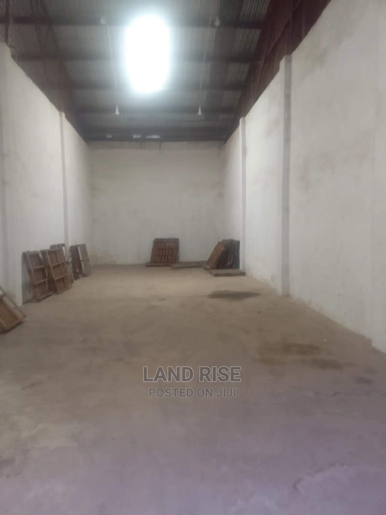100 Sqm Warehouse for Rent in Kipawa