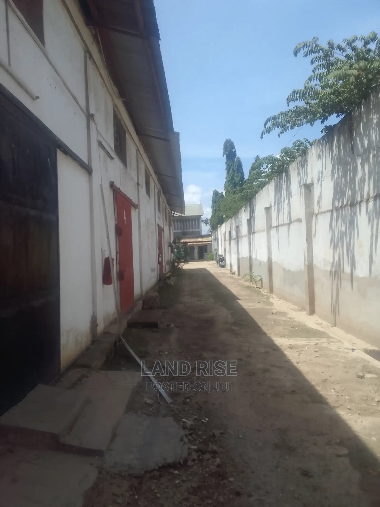 100 Sqm Warehouse for Rent in Kipawa