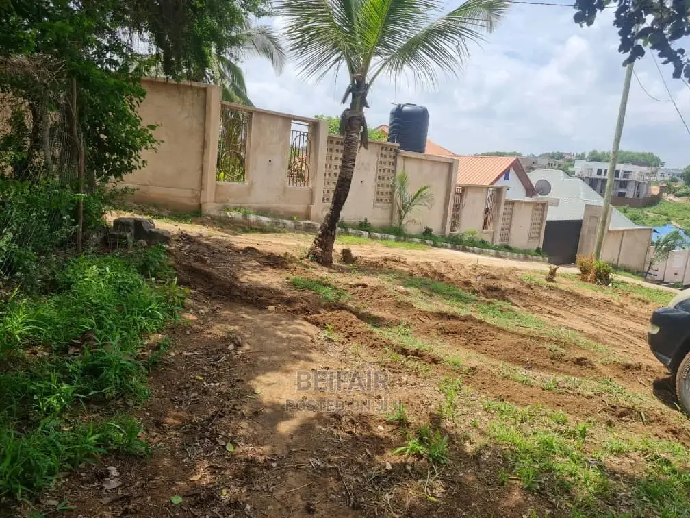 Kiwanja Kizuri Kinauzwa Goba in Goba