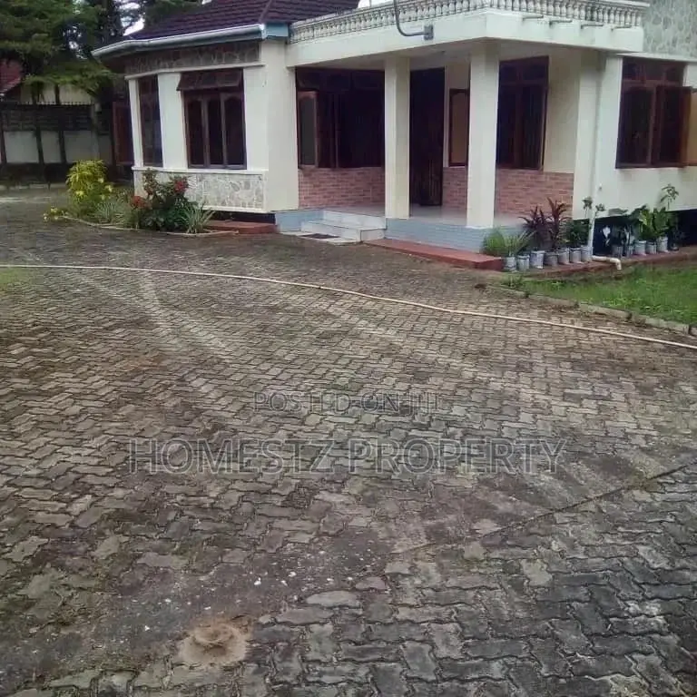 House For Sale In Town in Kinondoni