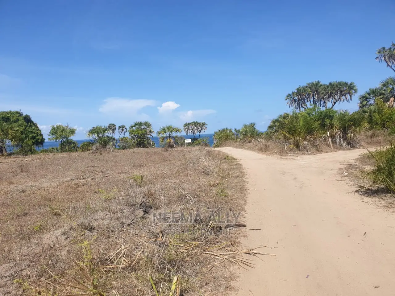 Viwanja Karibu Na Ufukwe Wa Bahari in Kigamboni