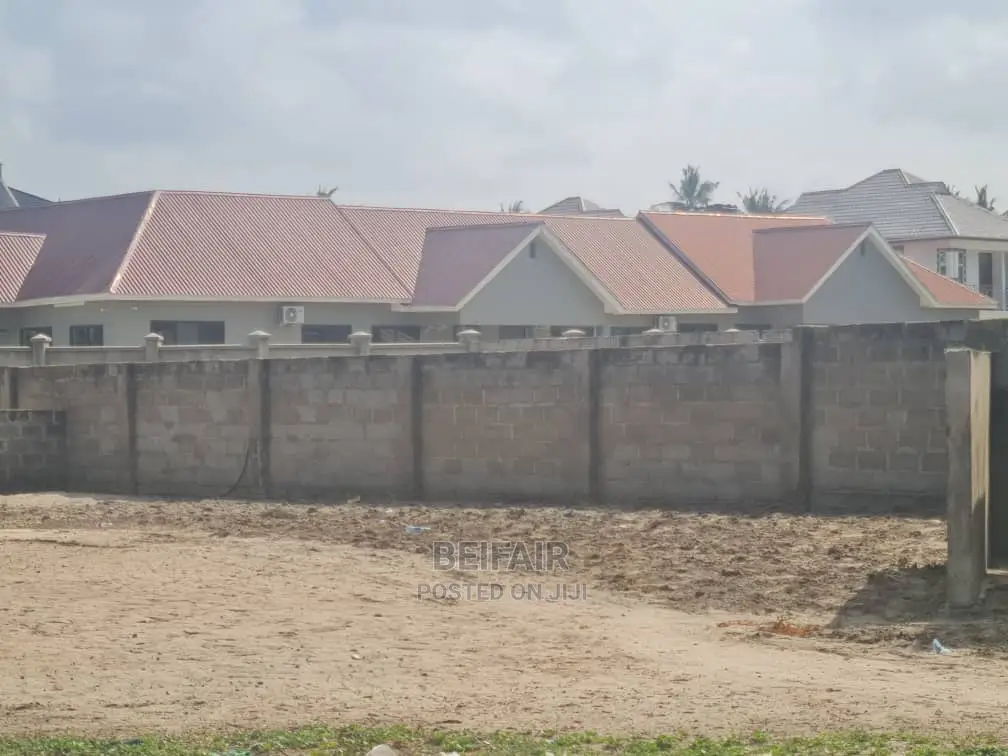 Kiwanja Kinauzwa Ununio in Kinondoni