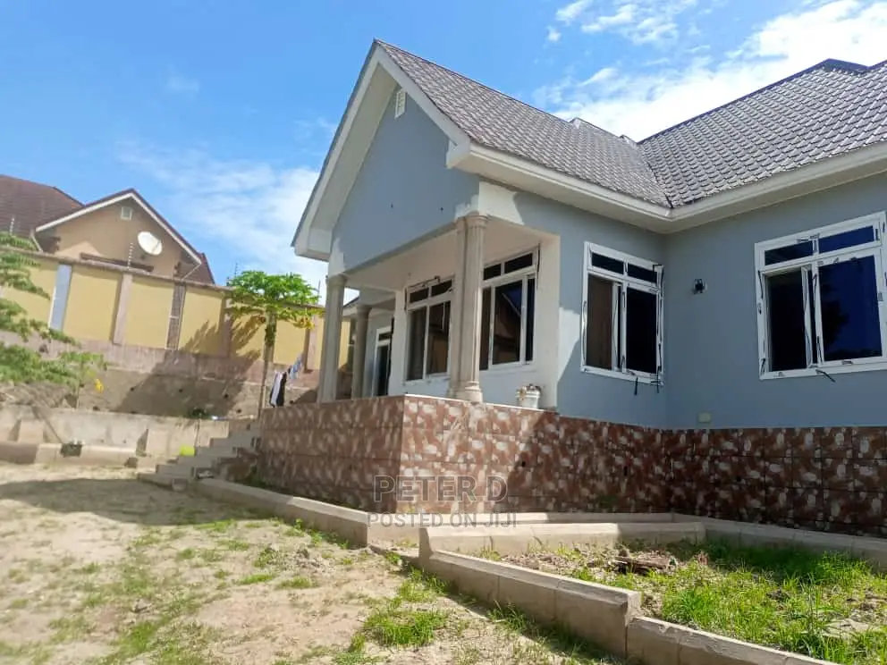 3bdrm House in Goba for Sale in Goba