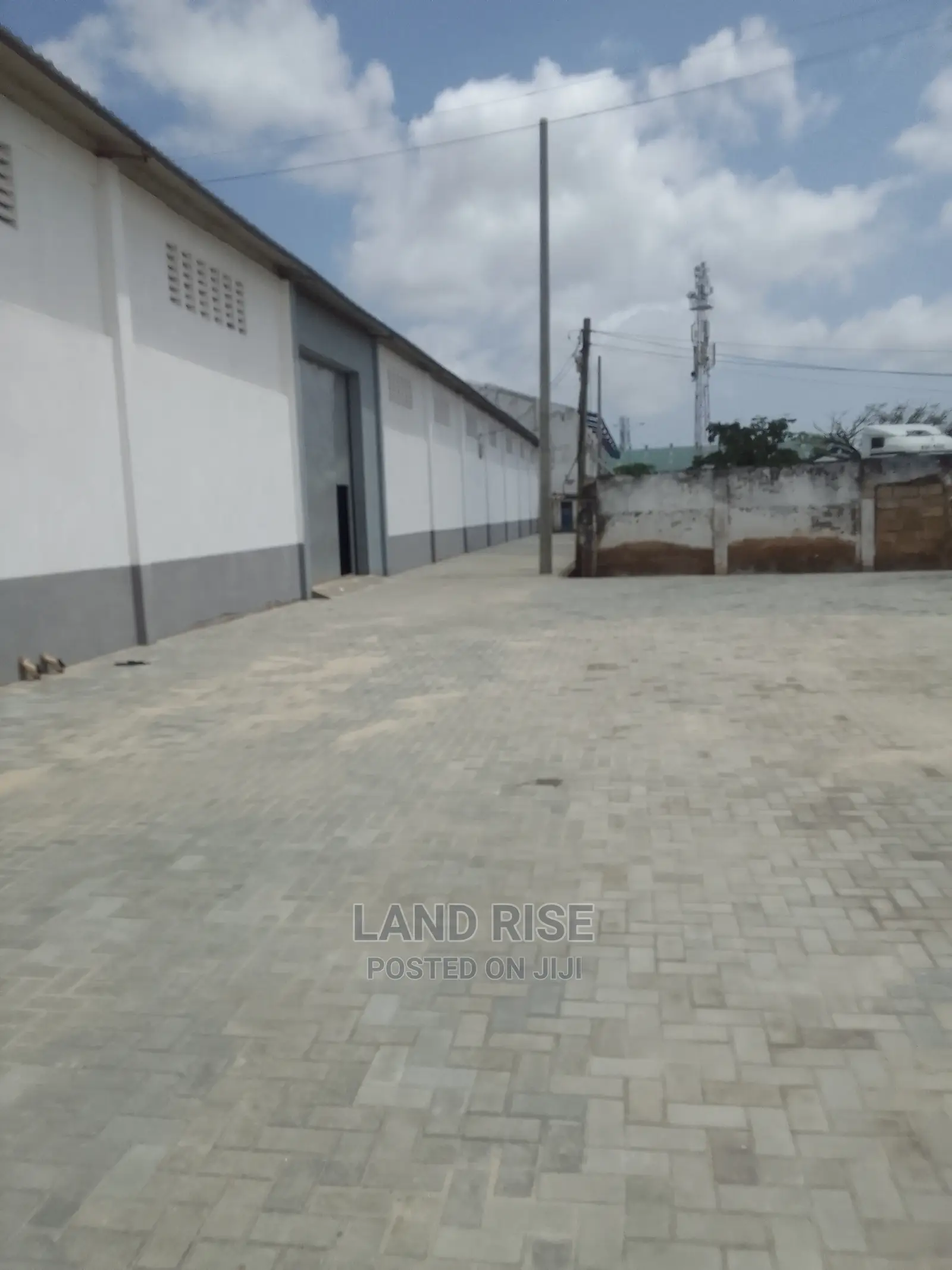 2600 Sqm Warehouse in Vingunguti