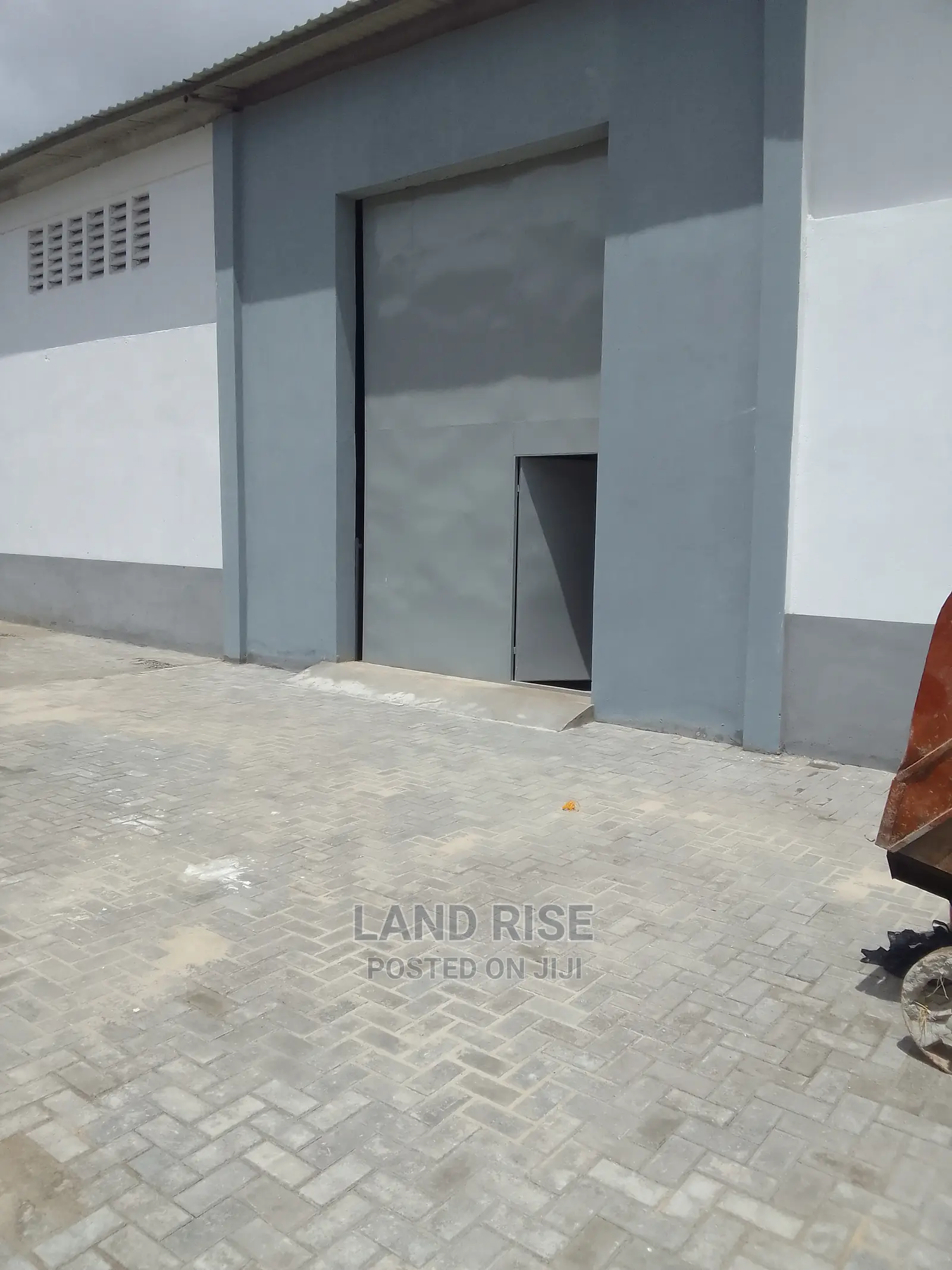 2600 Sqm Warehouse in Vingunguti