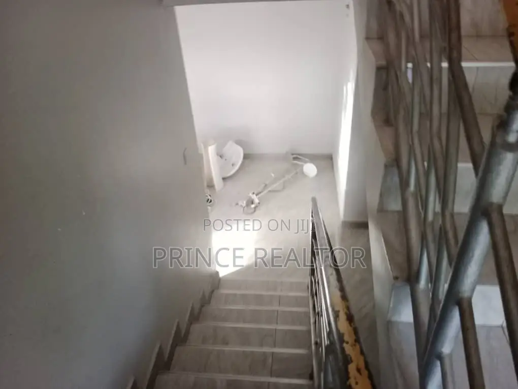 4bdrm House in Kinyerez Kifuru, Kinondoni for Sale in Kinondoni