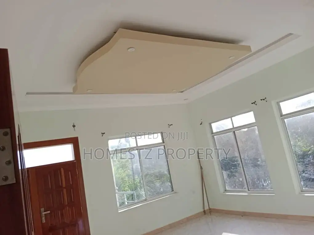 4bdrm House in Kinyerez Kifuru, Kinondoni for Sale in Kinondoni