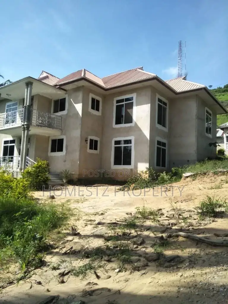 4bdrm House in Kinyerez Kifuru, Kinondoni for Sale in Kinondoni