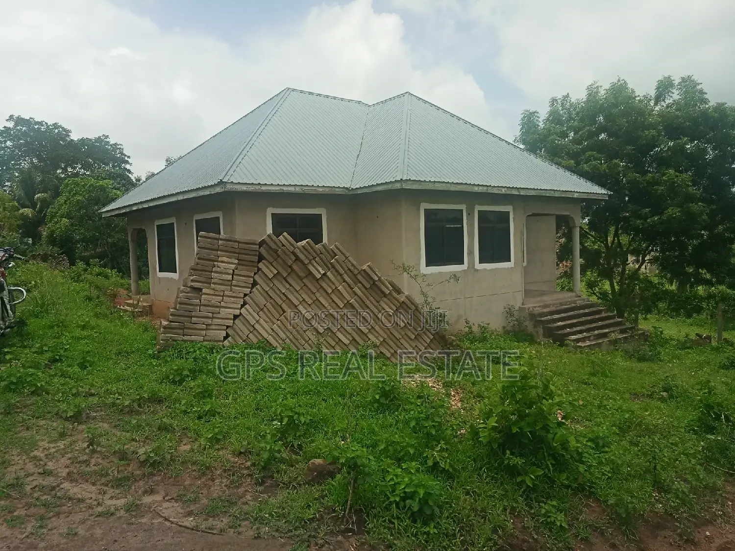 3bdrm House in Mbezi Makabe, Kinondoni for Sale in Kinondoni