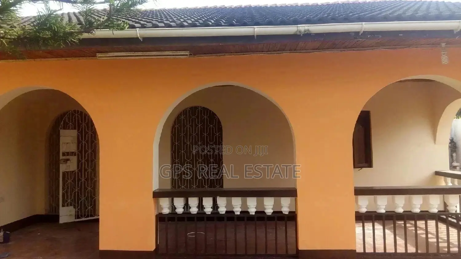 Nyumba Inauzwa in Kinondoni