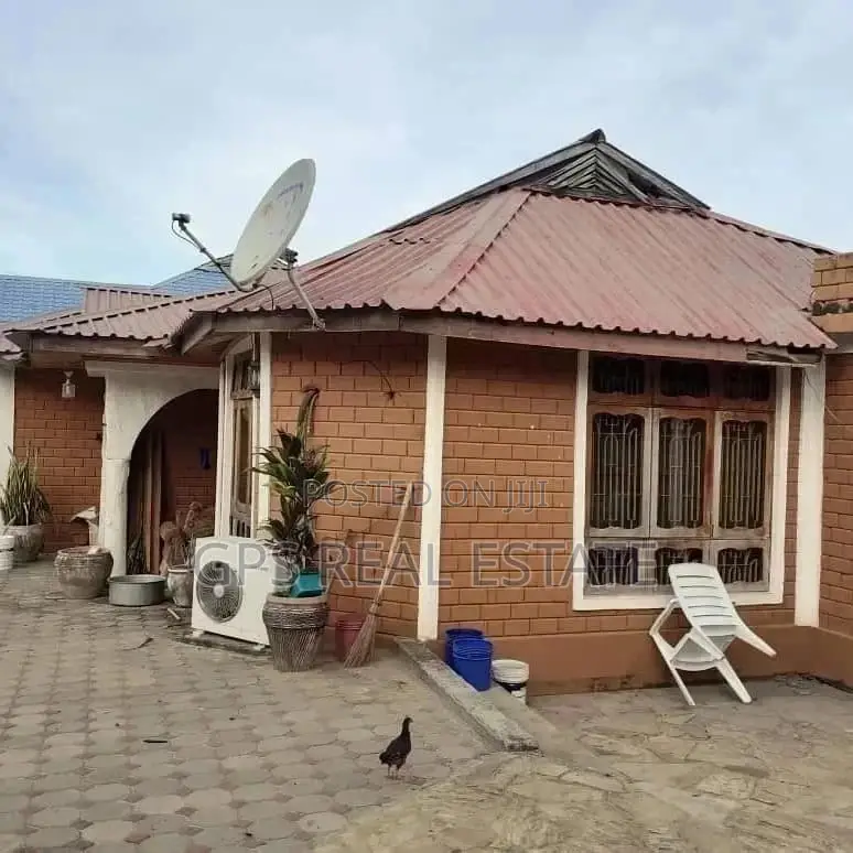 Big House For Sale in Kinondoni