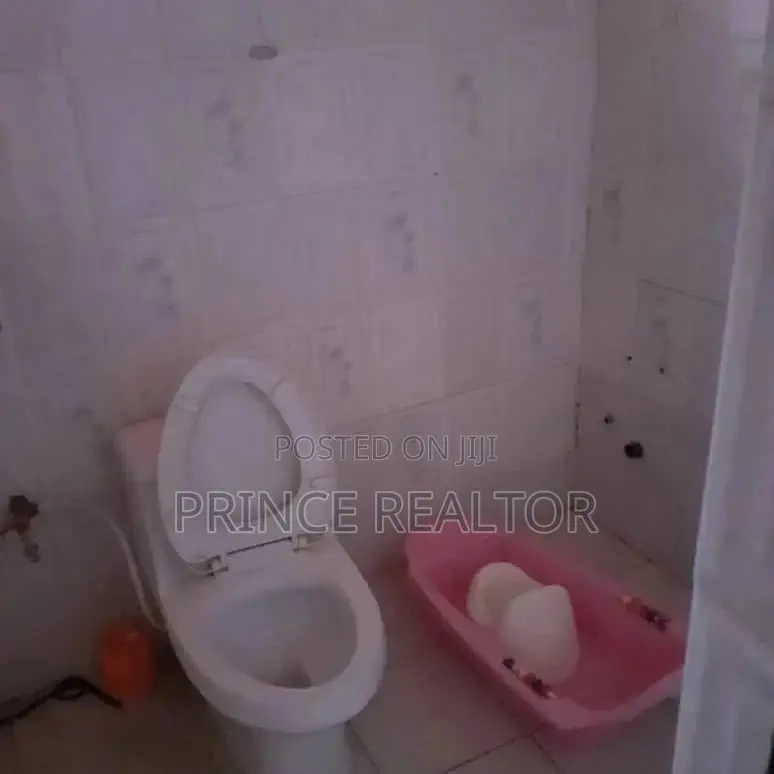 Big House For Sale in Kinondoni