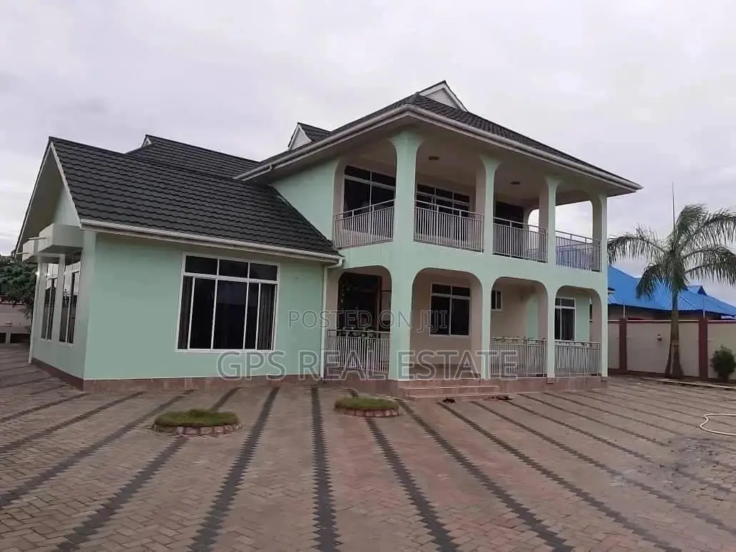 The Great House For Sale in Kinondoni
