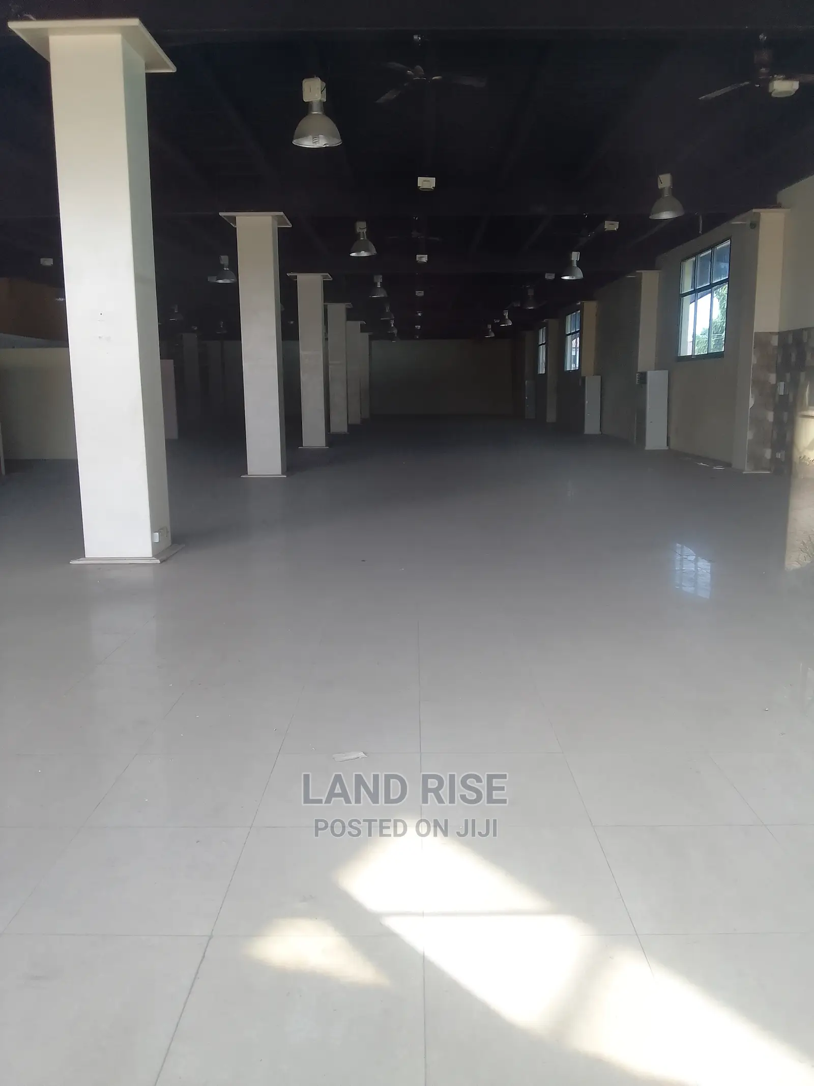 Showroom and Warehouse for Rent in Vingunguti