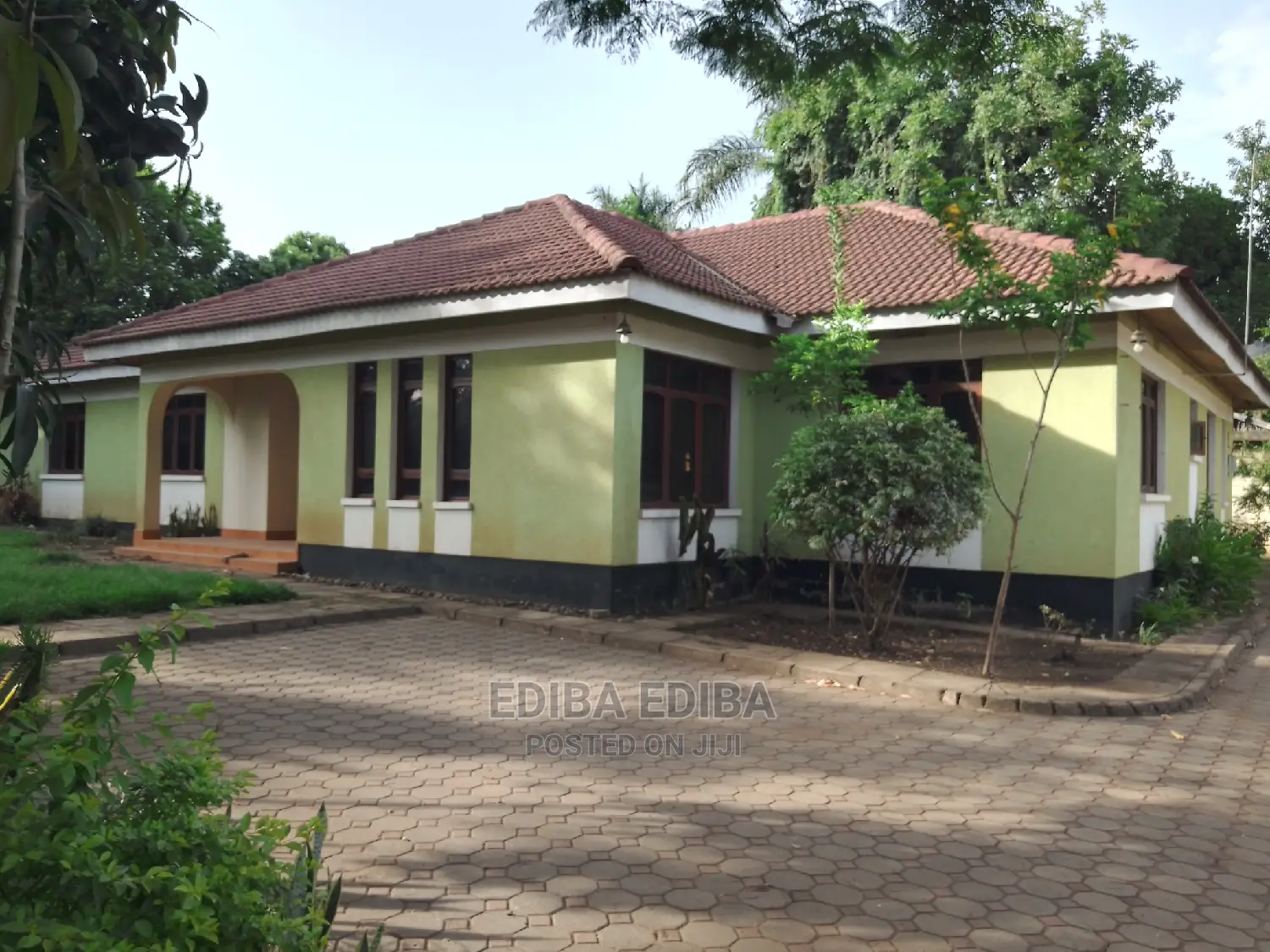 5bdrm Bungalow in Ediba Real Estate, Arusha for Rent in Arusha
