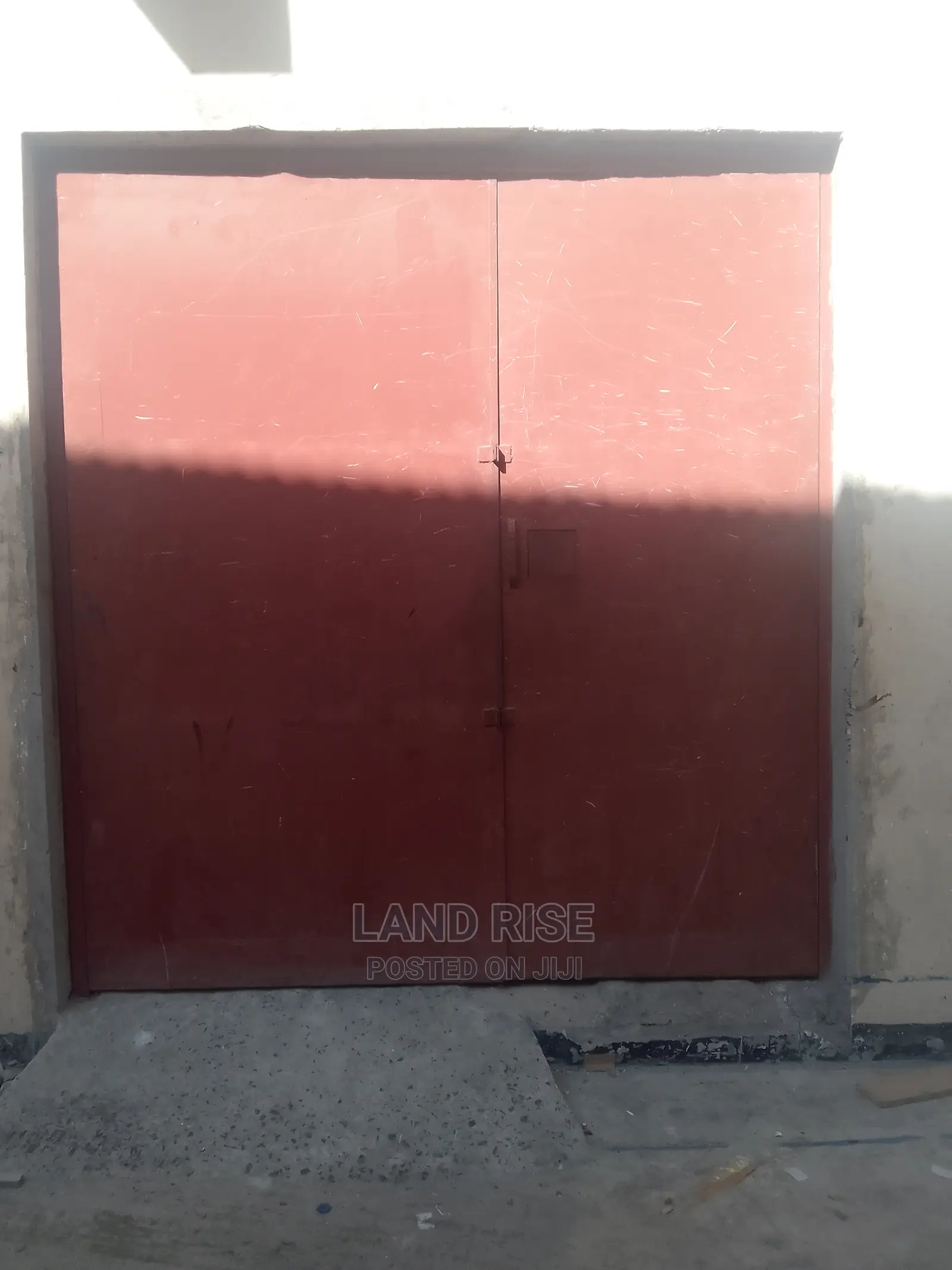 Warehouse 150 Sqm Mikocheni in Mikocheni