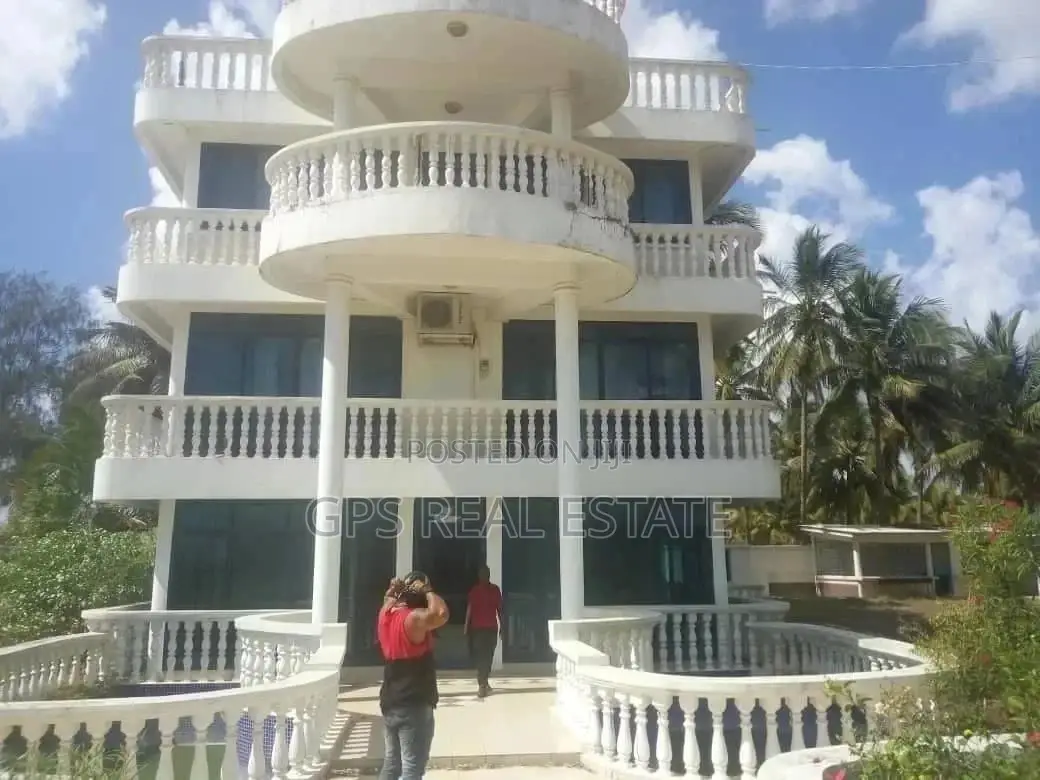 Beach House For Sale in Temeke