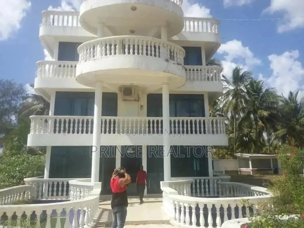 Beach House For Sale in Temeke
