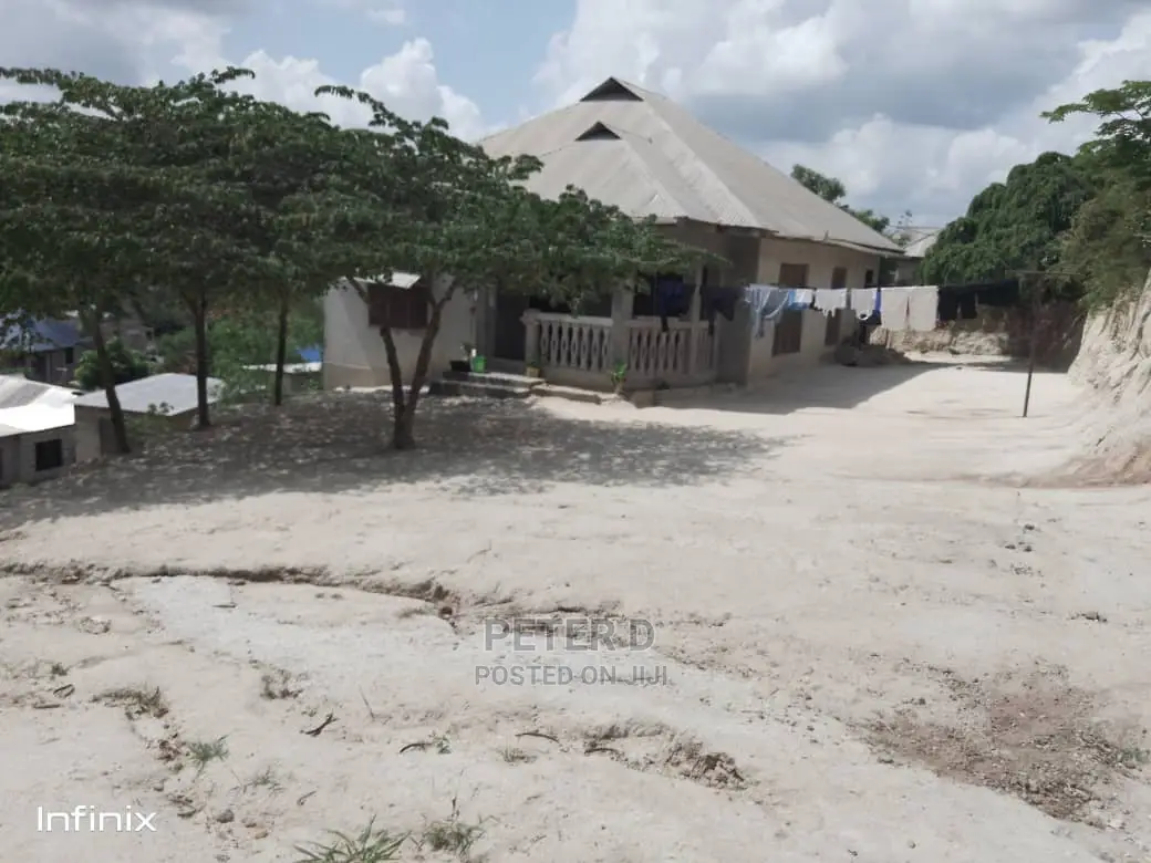 3bdrm House in Mbezi for Sale in Mbezi
