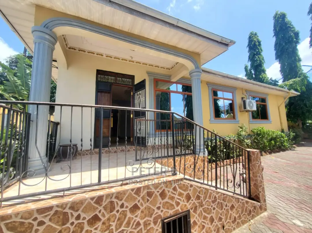 3bdrm House in Mbezi for Sale in Mbezi