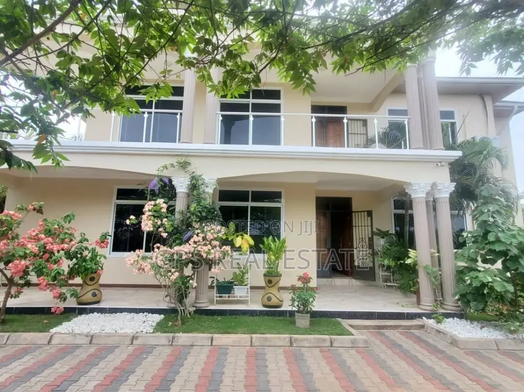 5bdrm Bungalow in Mbezi Beach Juu, Kinondoni for Sale in Kinondoni