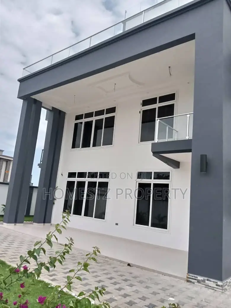 5bdrm Mansion in Kunduchi, Kinondoni for Sale in Kinondoni