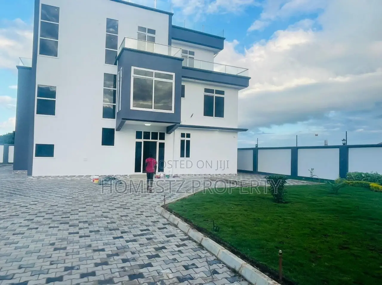 5bdrm Mansion in Kunduchi, Kinondoni for Sale in Kinondoni