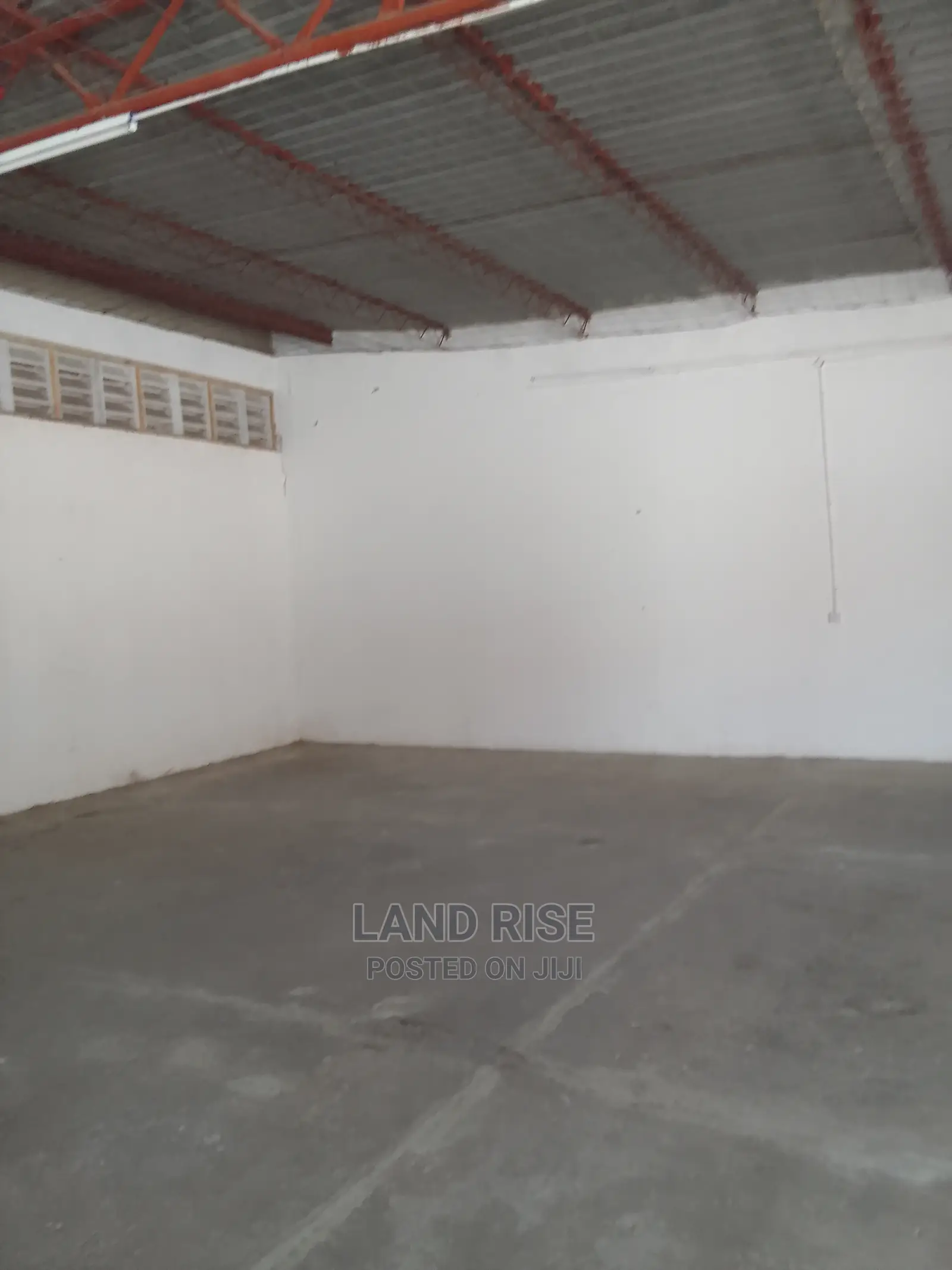 Warehouse 150 Sqm Mandela Rd in Tabata