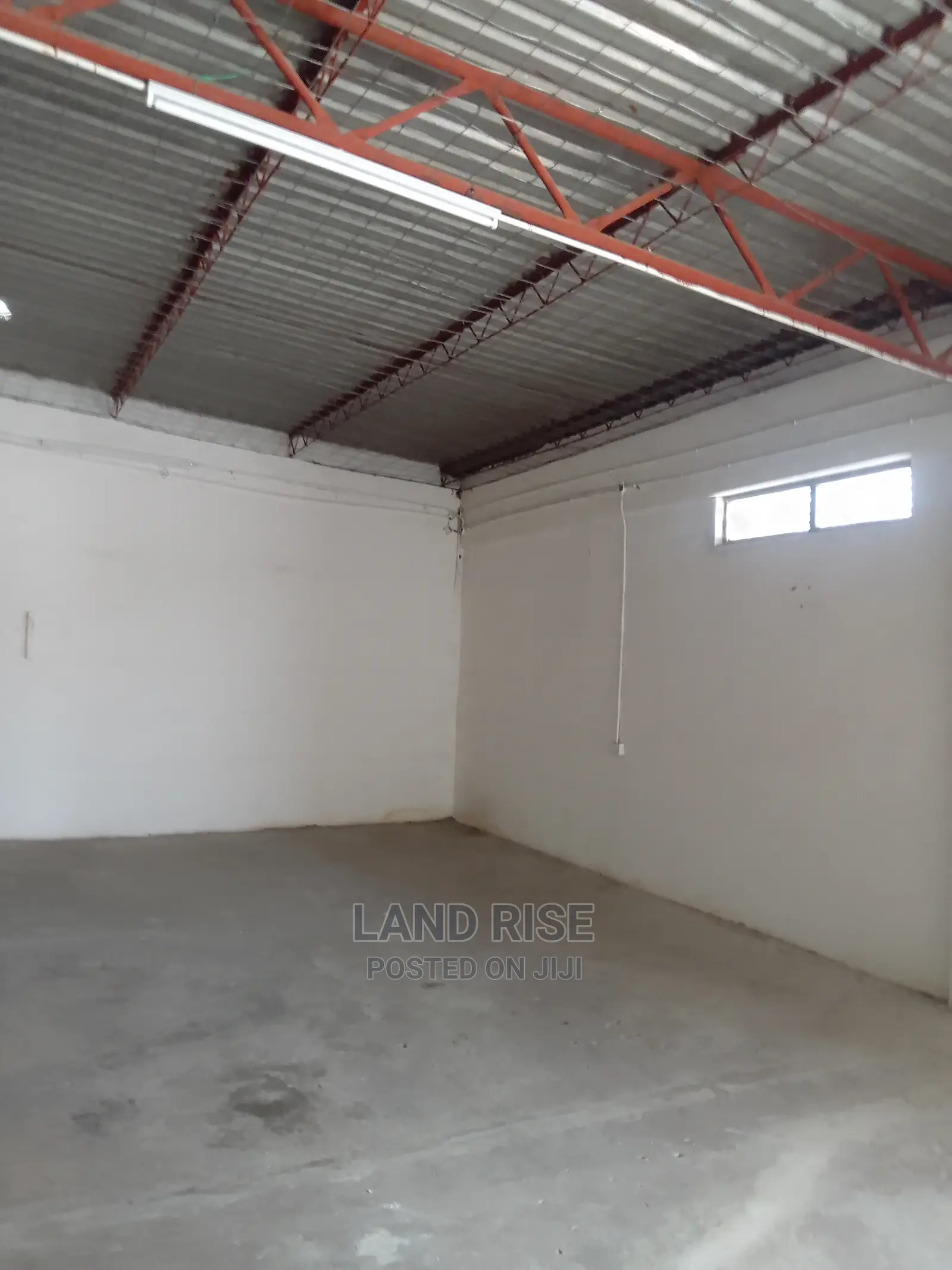 Warehouse 150 Sqm Mandela Rd in Tabata
