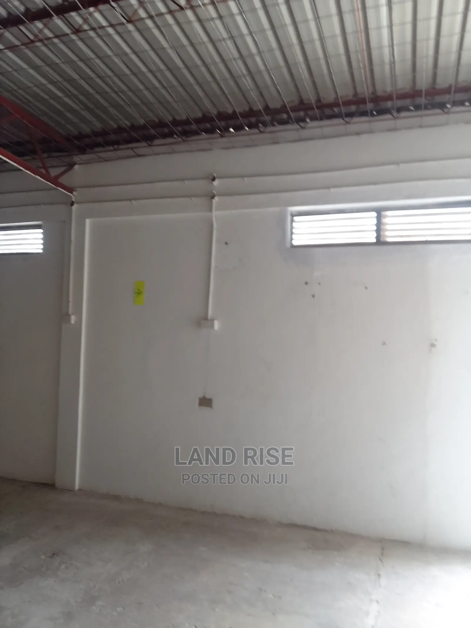 Warehouse 150 Sqm Mandela Rd in Tabata