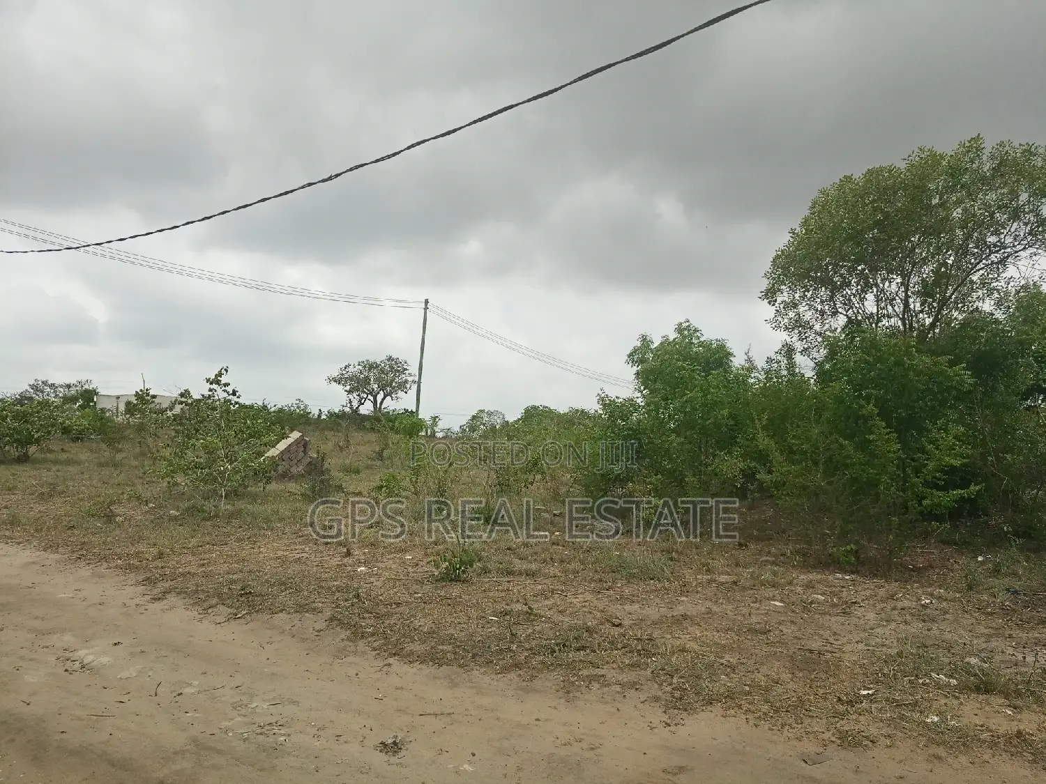 Shamba Linauzwa Pangani Kibaha. in Kibaha