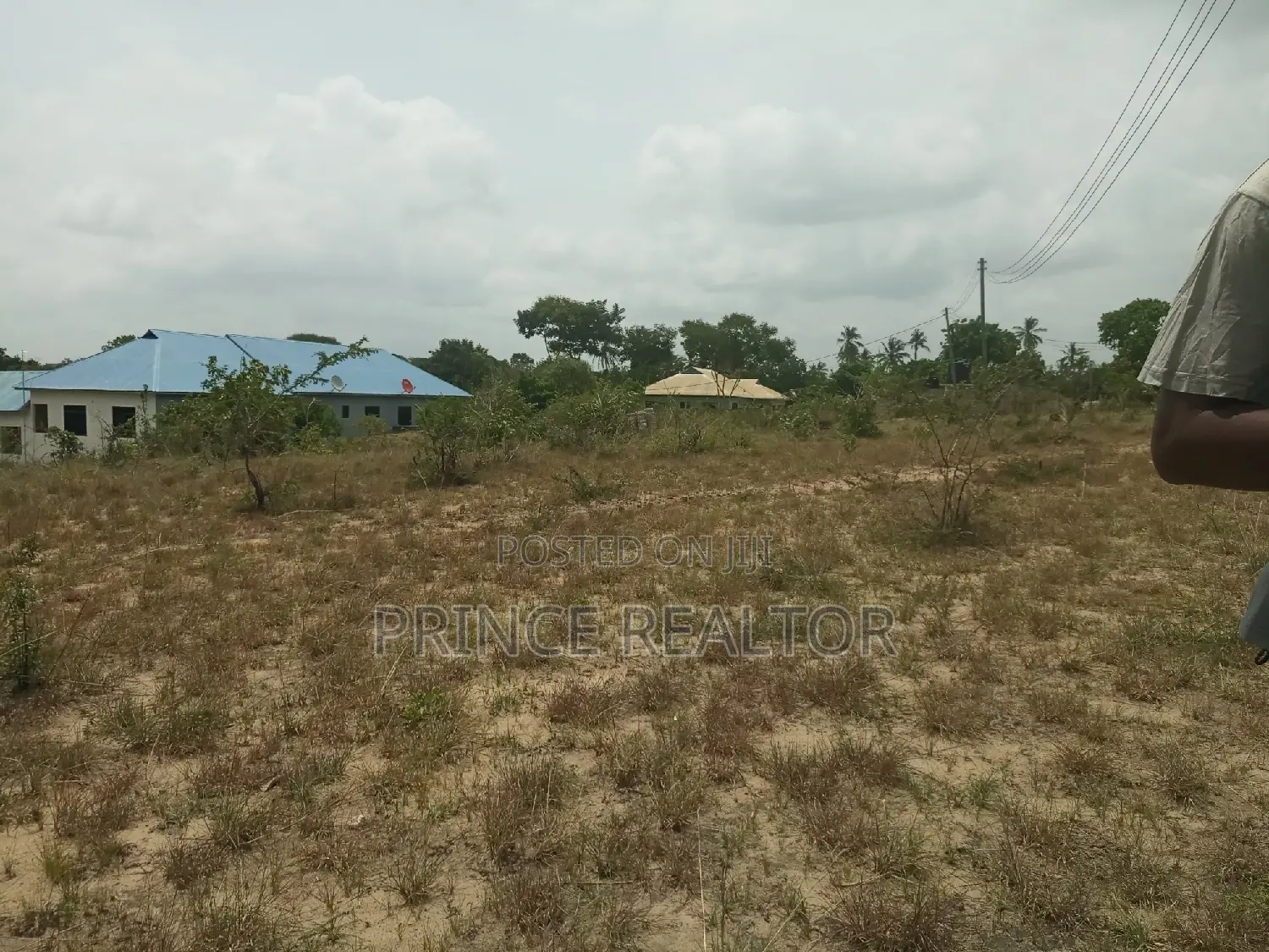 Shamba Linauzwa Pangani Kibaha. in Kibaha