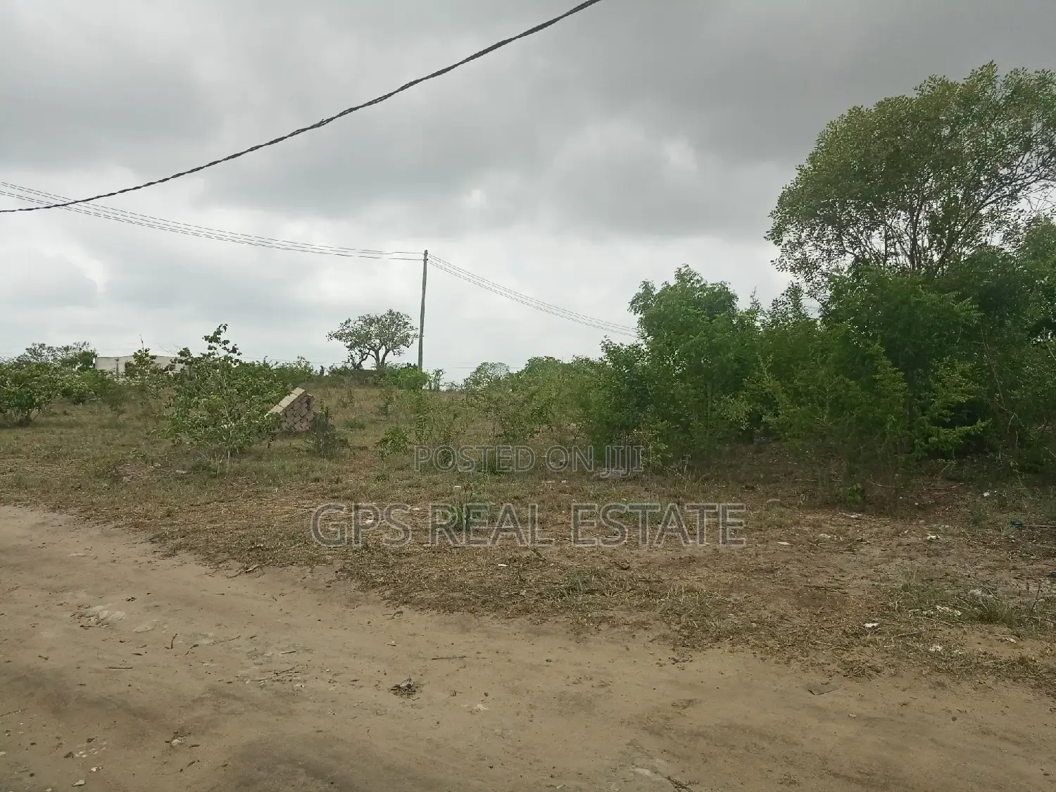 Shamba Linauzwa Pangani Kibaha. in Kibaha