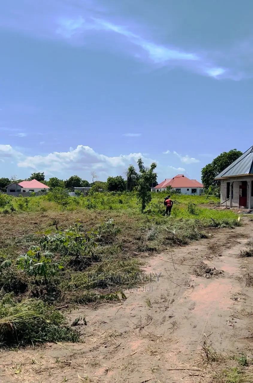 Kigamboni Kimbiji Karibu Na Jeshi in Kigamboni