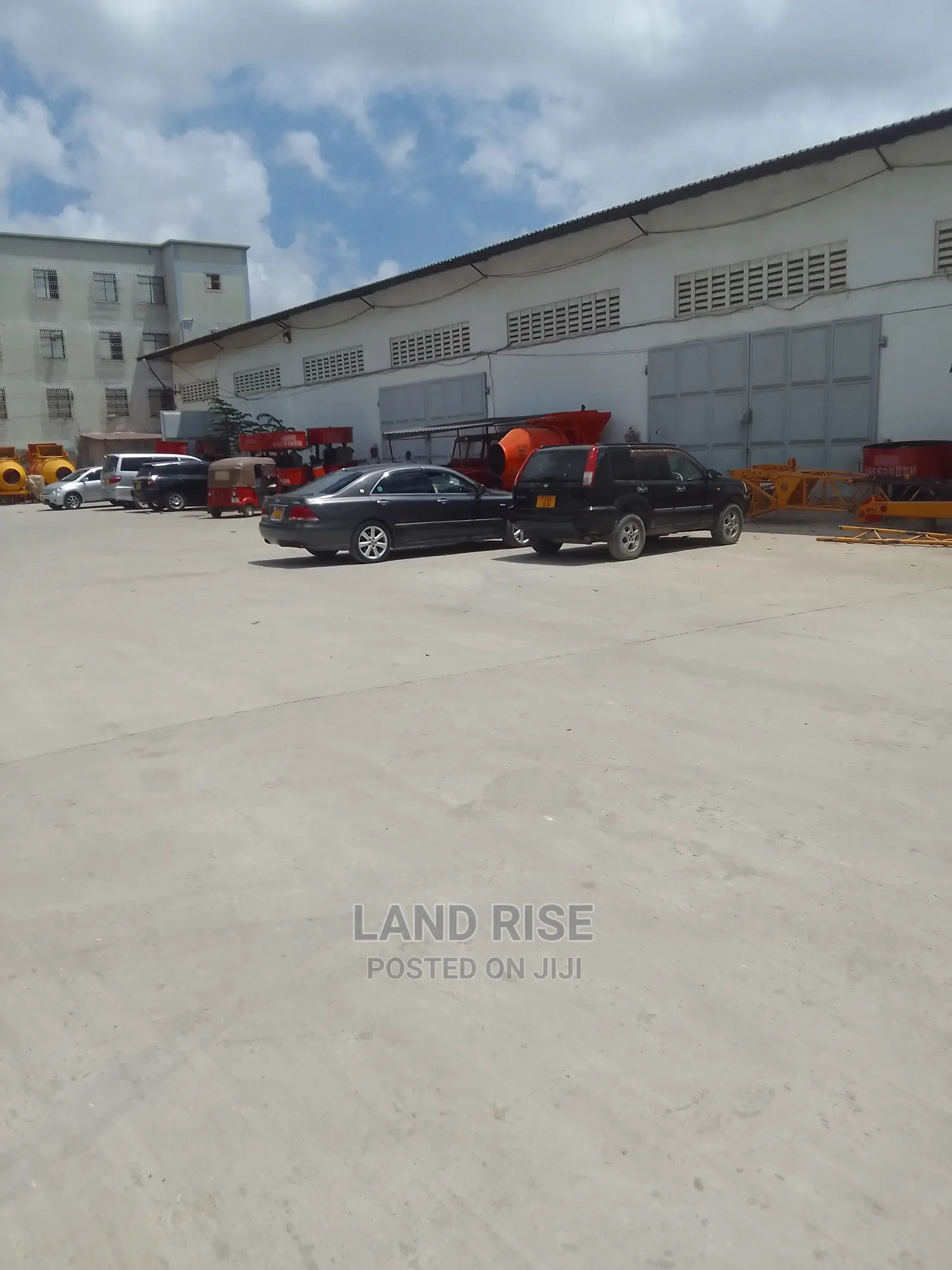 900 Sqm Warehouse in Nyerere Road in Vingunguti