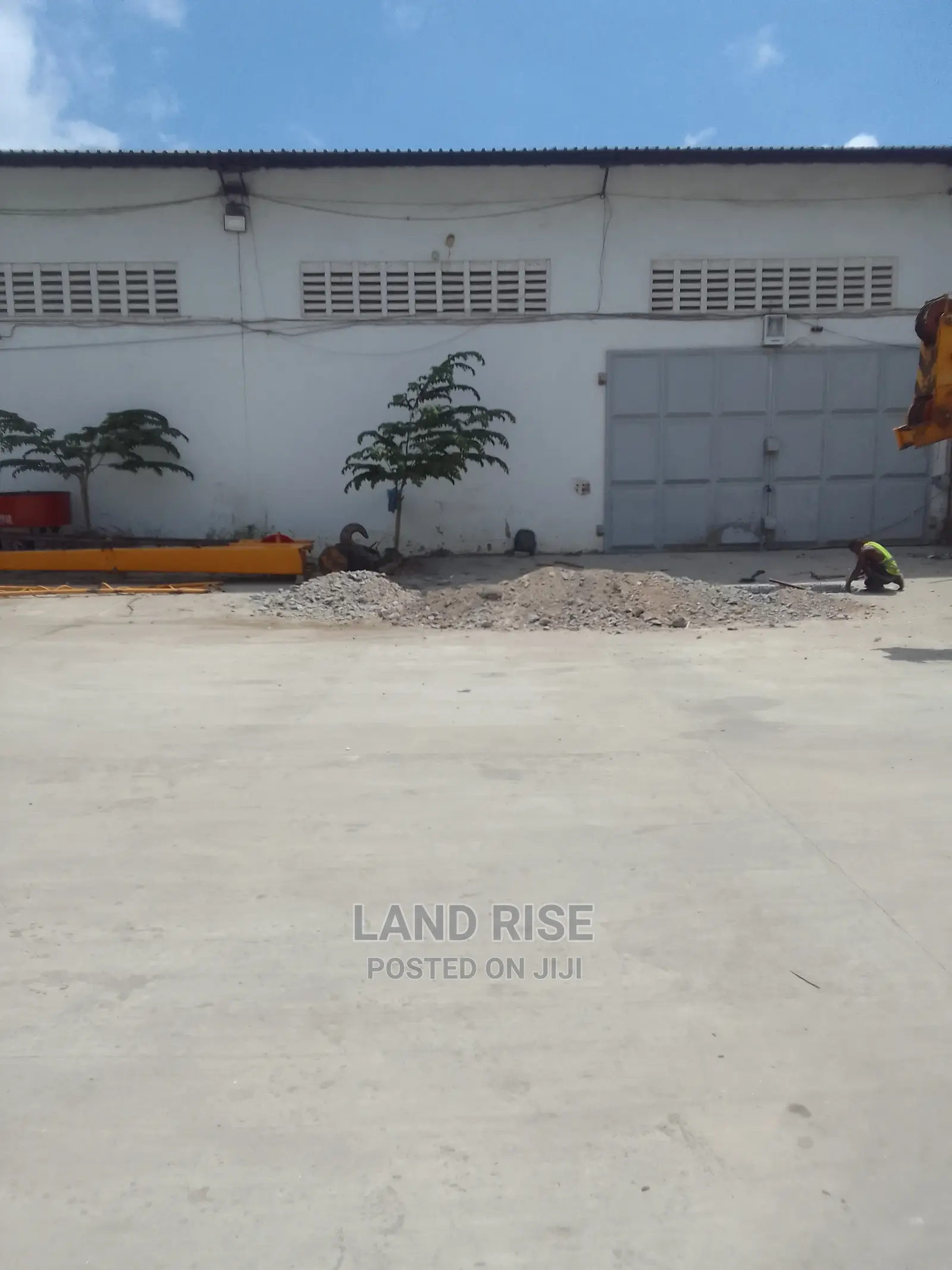 900 Sqm Warehouse in Nyerere Road in Vingunguti