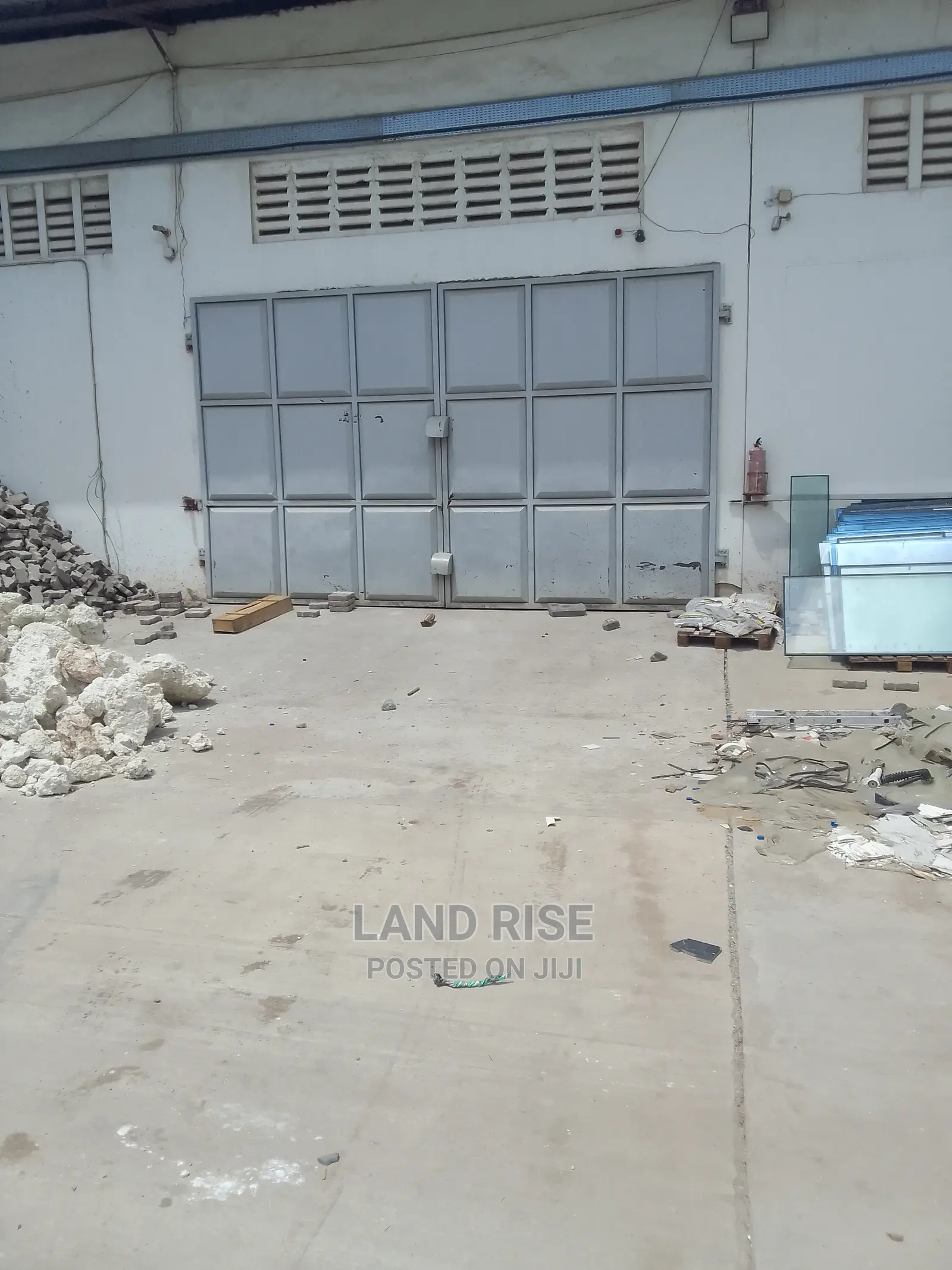 900 Sqm Warehouse in Nyerere Road in Vingunguti