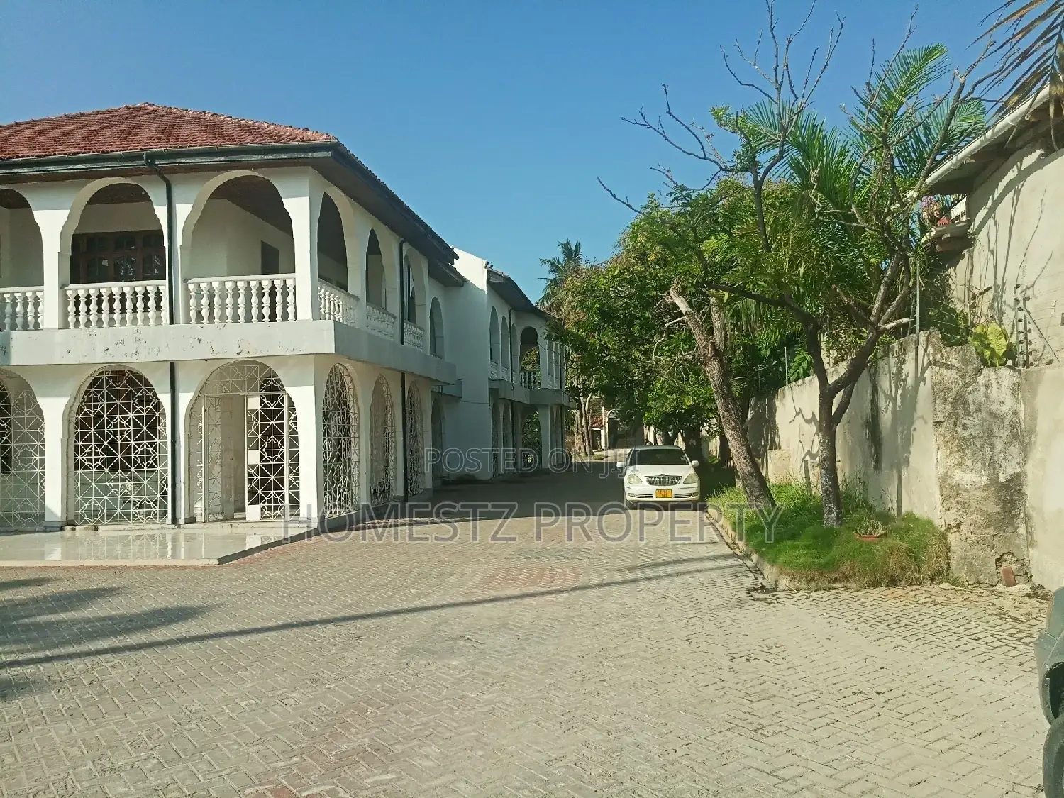 8bdrm Block of Flats in Mikocheni Mwalimu for Sale in Mikocheni