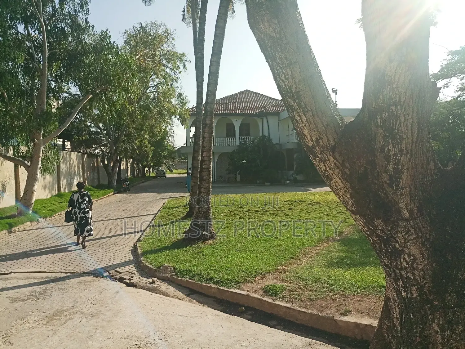 8bdrm Block of Flats in Mikocheni Mwalimu for Sale in Mikocheni