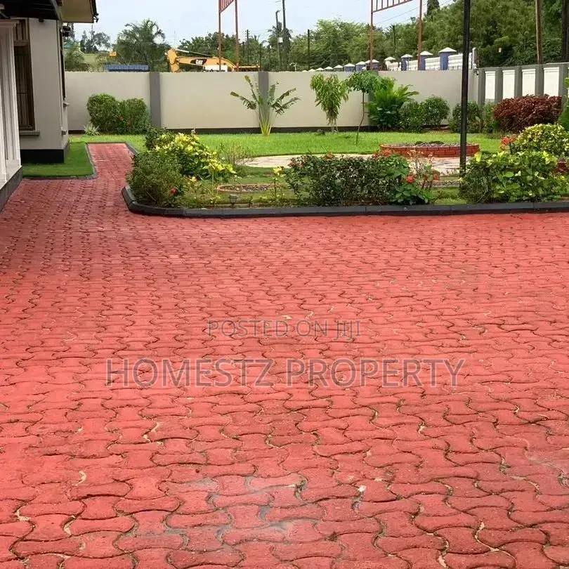 4bdrm House in Mbezi Beach Rainbow, Kinondoni for Sale in Kinondoni