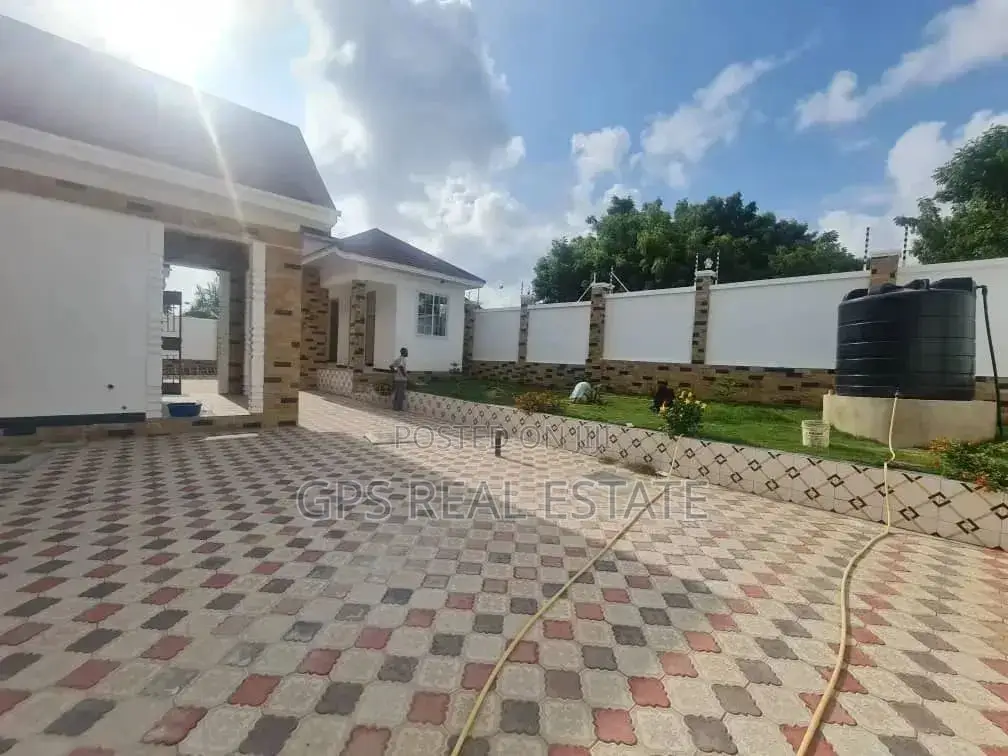 5bdrm Mansion in Goba Kwa Awadhi, Kinondoni for Sale in Kinondoni