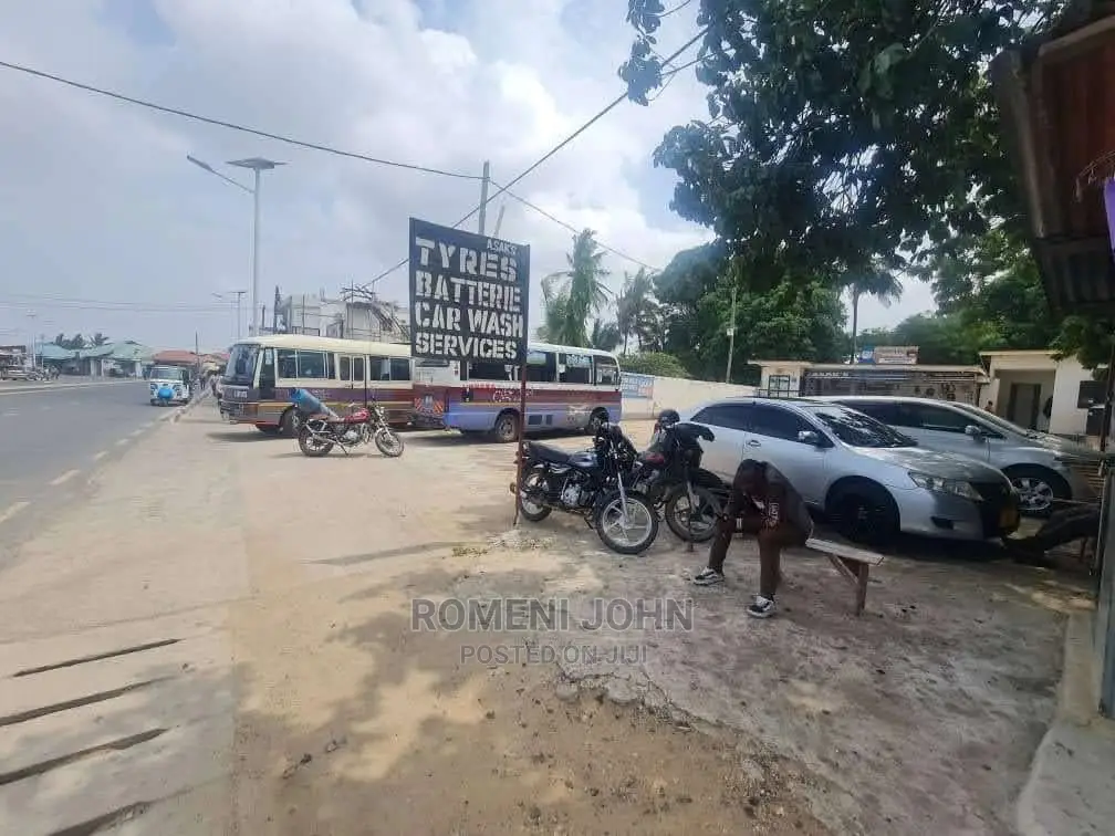 Eneo La Kibiashara Linauzwa Ubungo Mawasiliano, Tshs Bln 1.5 in Ukonga