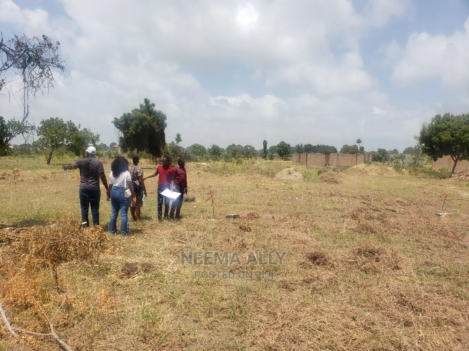 Viwanja Katikati Ya Makazi Ya Watu in Kigamboni