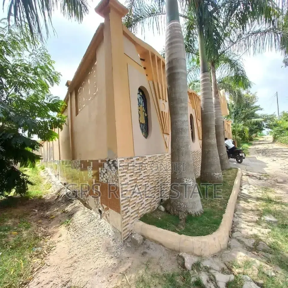3bdrm House in Mbezi Makabe, Kinondoni for Sale in Kinondoni
