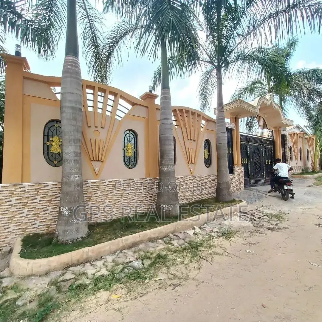 3bdrm House in Mbezi Makabe, Kinondoni for Sale in Kinondoni